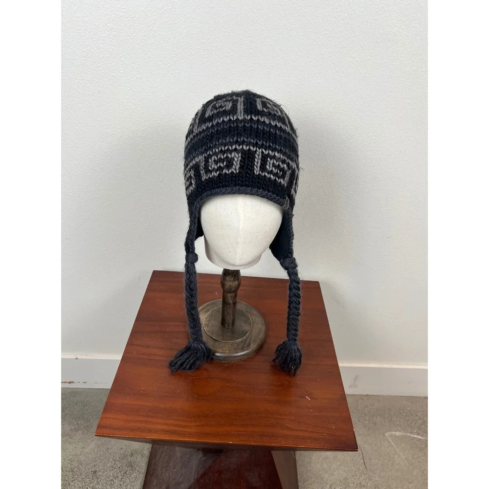 The North Face Wool Blend Earflap Beanie Gray Black Greek Key Knit Hat T365